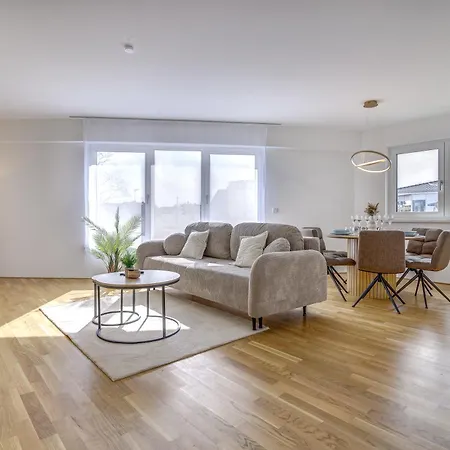Lägenhet Exklusive 3-zimmer Luxus-maisonette Mit 2 Parkplaetzen L Family Friendly L Netflix L Zentrale Lage L 100qm2 L Naehe Frankfurt Flughafen, Wiesbaden Und Mainz