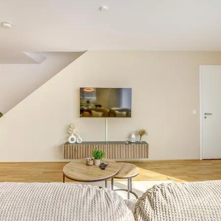 Exklusive 3-zimmer Luxus-maisonette Mit 2 Parkplaetzen L Family Friendly L Netflix L Zentrale Lage L 100qm2 L Naehe Frankfurt Flughafen, Wiesbaden Und Mainz * Hochheim am Main