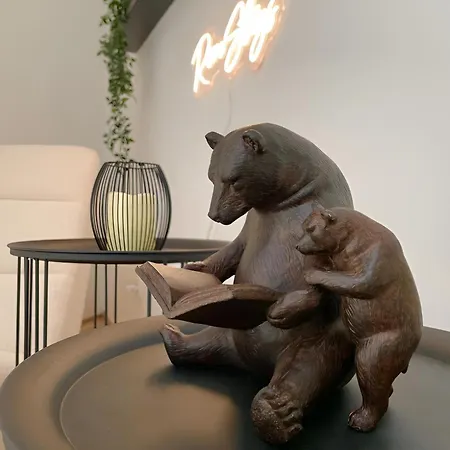 Lägenhet Exklusive 3-zimmer Luxus-maisonette Mit 2 Parkplaetzen L Family Friendly L Netflix L Zentrale Lage L 100qm2 L Naehe Frankfurt Flughafen, Wiesbaden Und Mainz Hochheim am Main