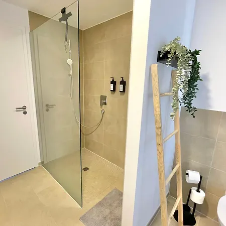 Lägenhet Exklusive 3-zimmer Luxus-maisonette Mit 2 Parkplaetzen L Family Friendly L Netflix L Zentrale Lage L 100qm2 L Naehe Frankfurt Flughafen, Wiesbaden Und Mainz